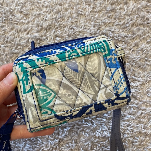 Vera Bradley Wallet with detachable grey lanyard - Picture 1 of 6